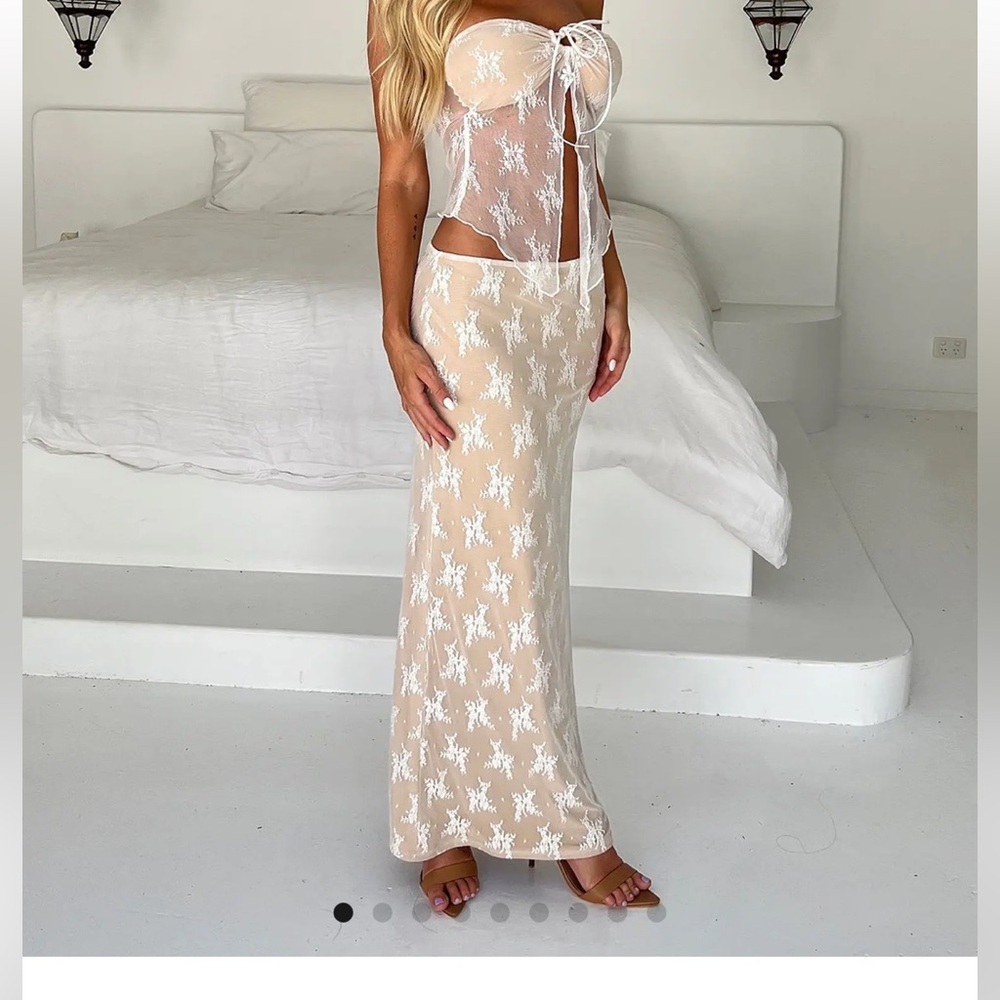 Tiger mist Karolina skirt in white lace. XS
